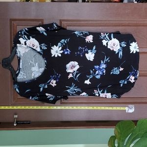 Black short sleeve top with flowers